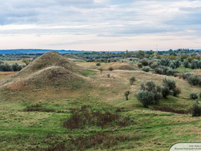 One Hundred Mounds