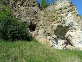 Țugui's grotto