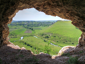 Brînzeni Grottoes
